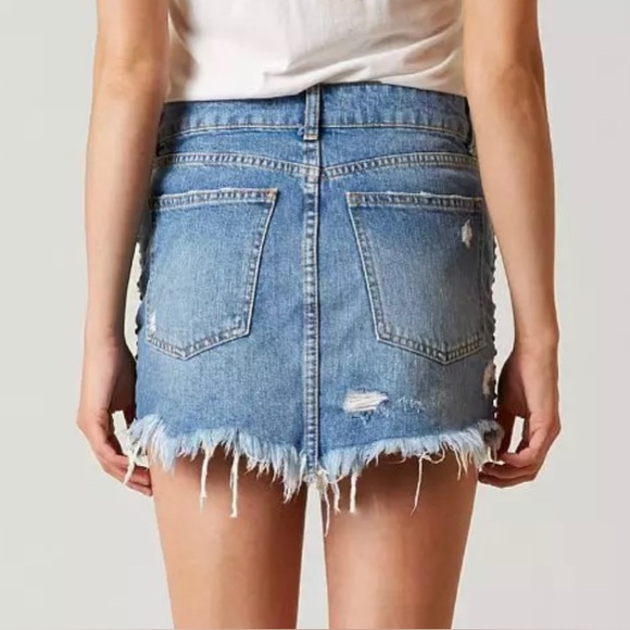Free People Wild Rose Embroidered Denim Mini Skirt Studded Frayed Hem Size 25 - Picture 3 of 8
